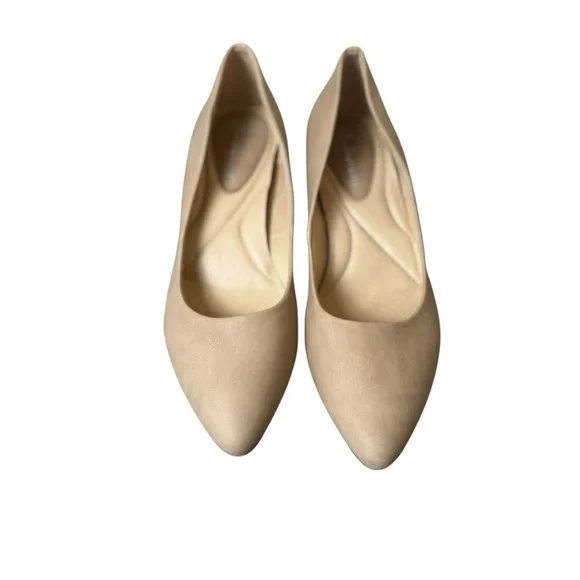 CL By Laundry Beige Wedge Pumps Size 8 Neutral Classic Minimalist Office Staple - Picture 3 of 11